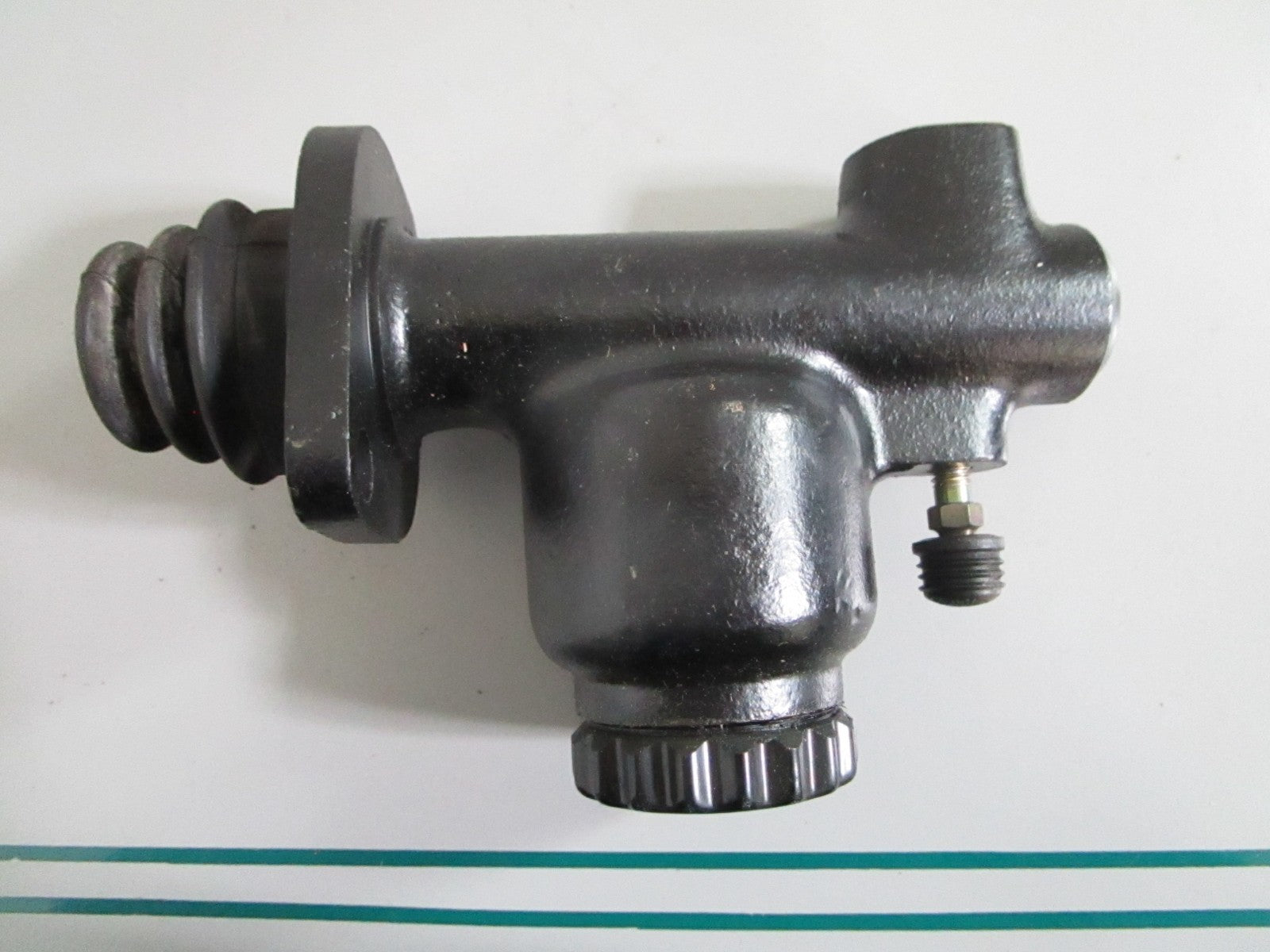 NEW OEM 0002951506 Mercedes-Benz Clutch Master Cylinder 0820