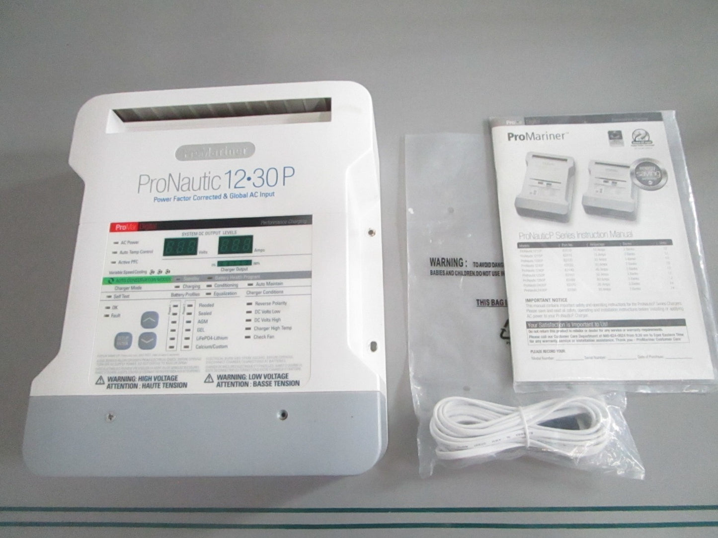 NEW OEM 63130 ProMariner ProNautic 12•30P 30A 3 Bank Battery Charger 0820
