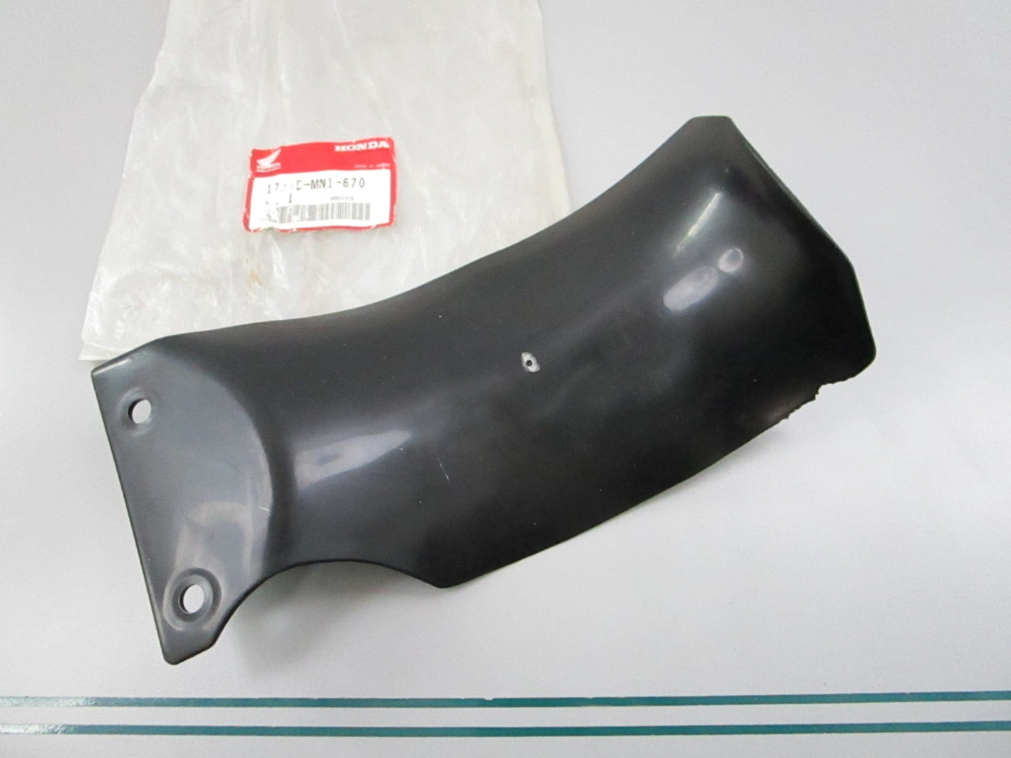 NEW OEM 17245-MN1-670 Honda Splash Guard 0810