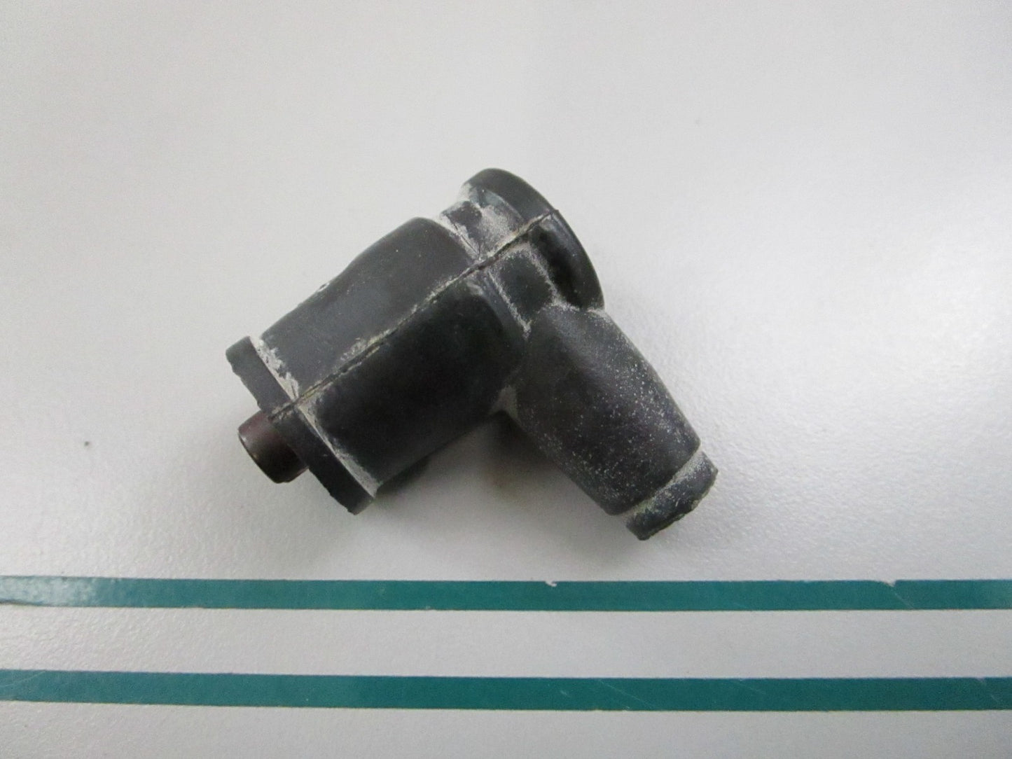 NEW OEM 0001564510 Mercedes-Benz Spark Plug Distributor 0810