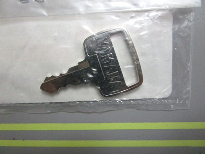 *NEW OEM* 0810 Yamaha Key #464 90890-55833-00