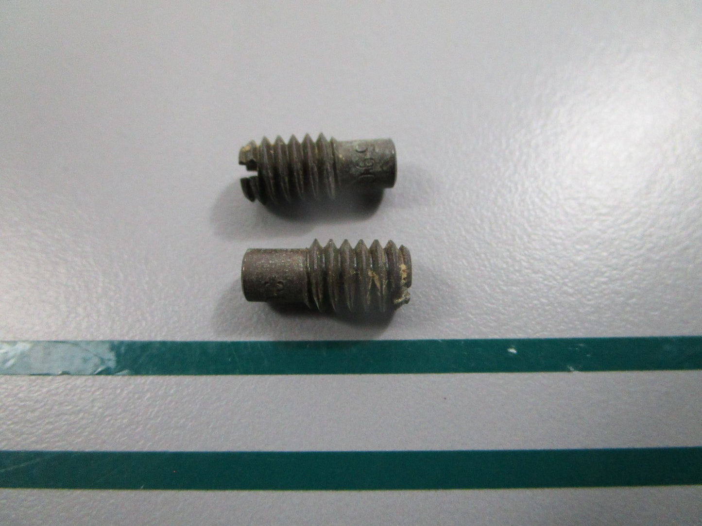 NEW OEM (LOT OF 2) 317330 0317330 OMC Johnson Evinrude 59C Orifice Plug 0810