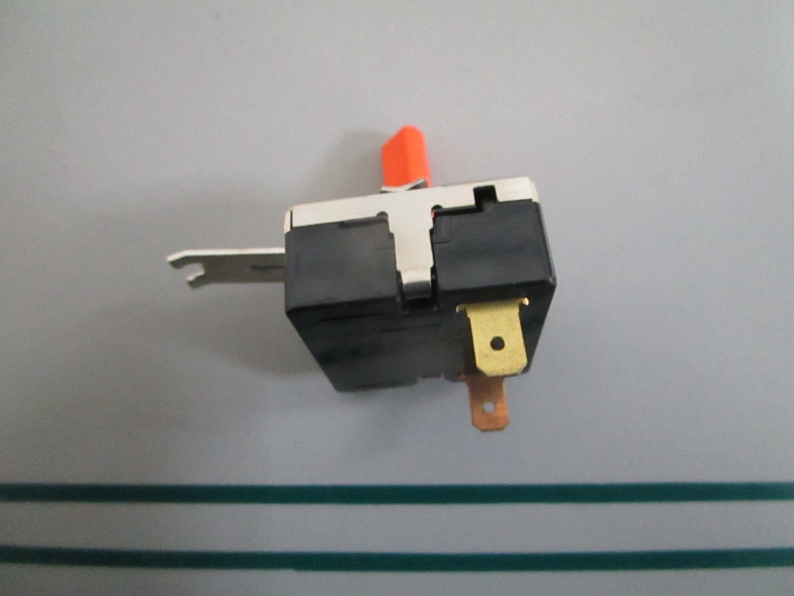 NEW OEM WE4M399 GE On/Off Switch 0820