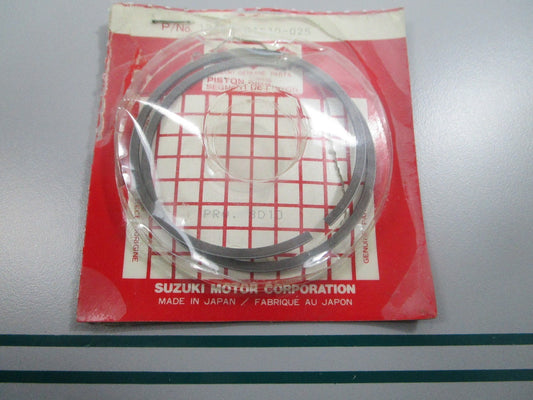 NEW OEM 12140-01C10-025 Suzuki Piston Ring Set 0810
