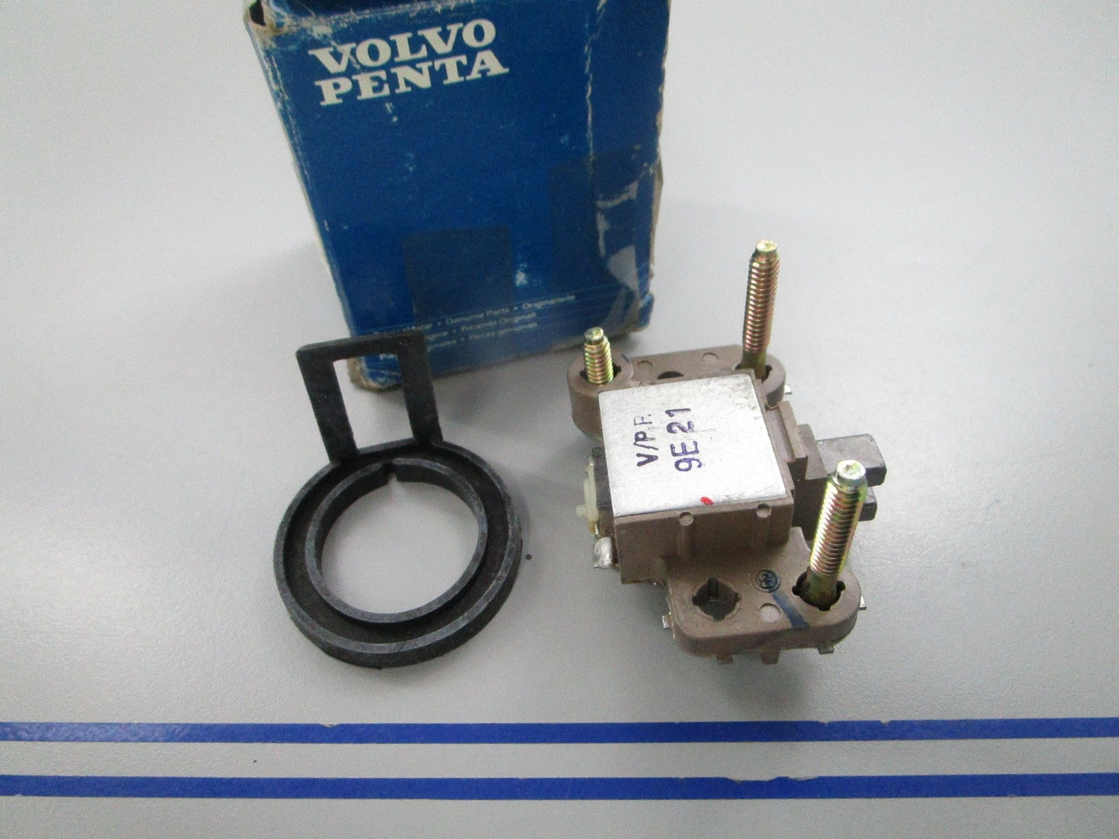 NEW OEM 883832 Volvo Penta Regulator 0810