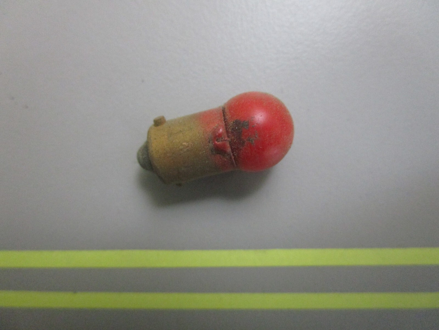 *NEW OEM* 0810 OMC Johnson Evinrude Red Bulb 308165 0308165