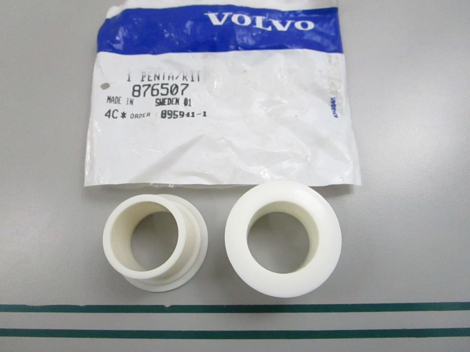 NEW OEM 876507 Volvo Penta Bushing Kit 0810