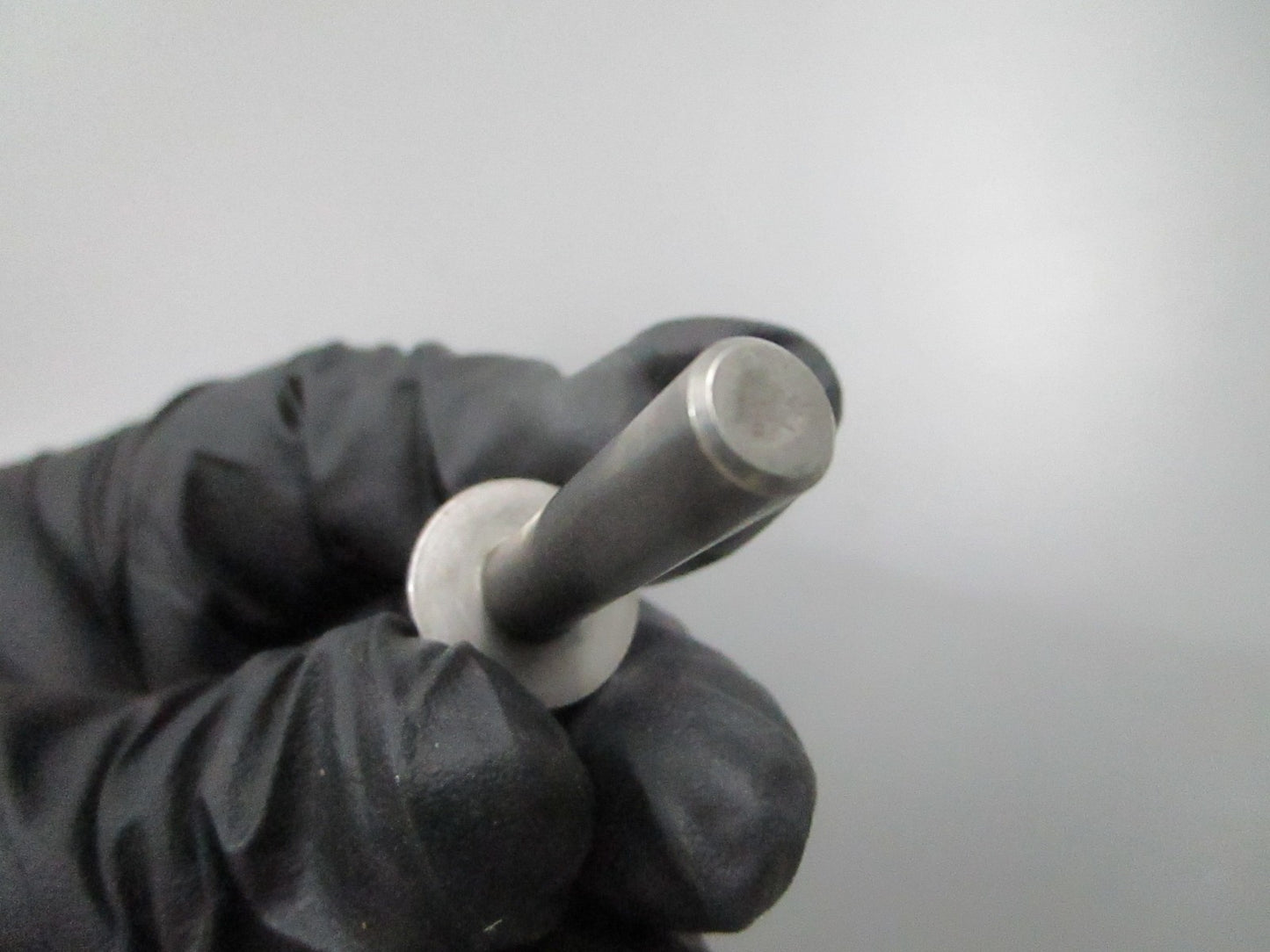 *NEW OEM* 0810 Volvo Penta Valve 873518