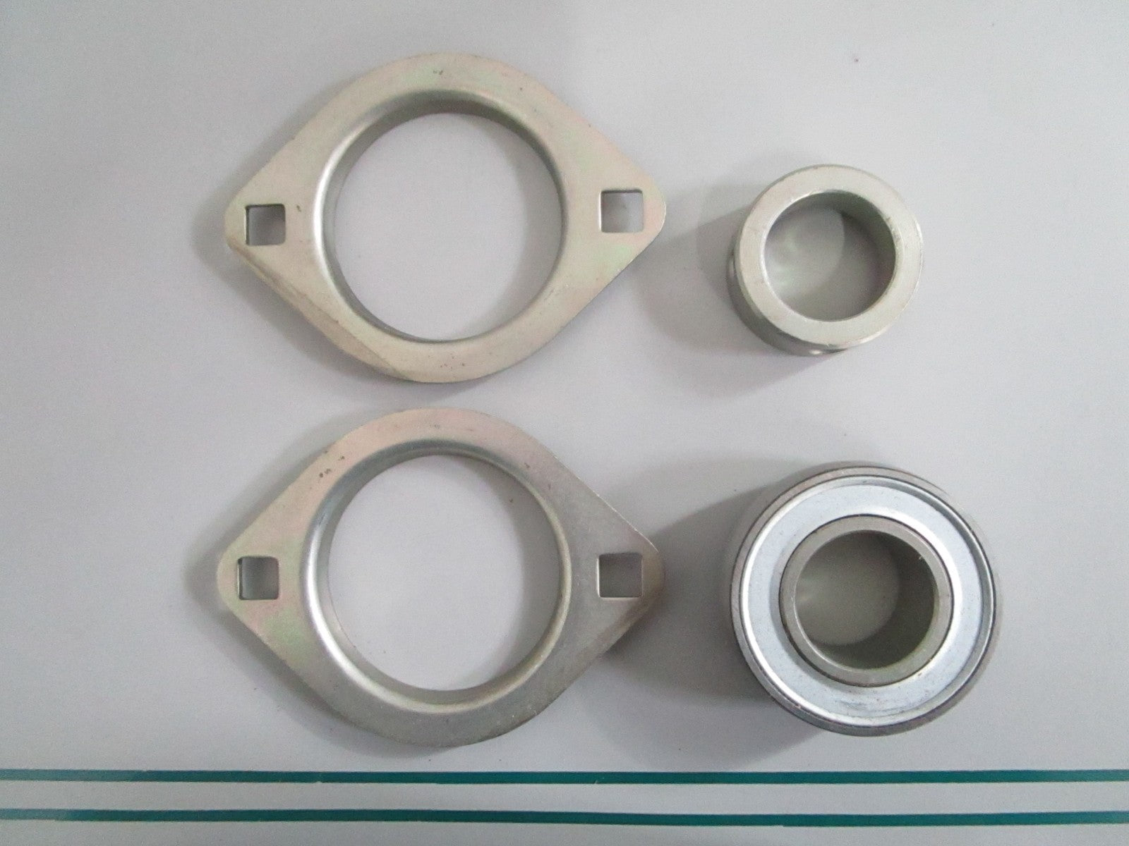 NEW OEM AE56168 John Deere Bearing & Housing 0820