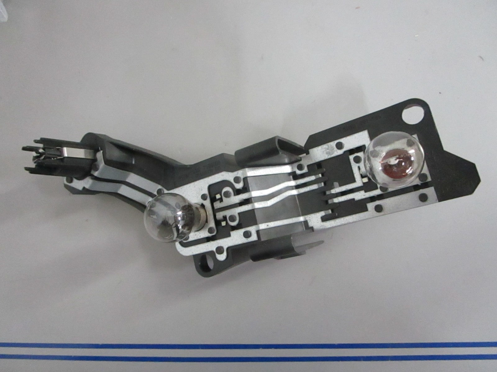 *NEW OEM* 0820 MINI Rear Driver's Side Socket Bulb 63217166007