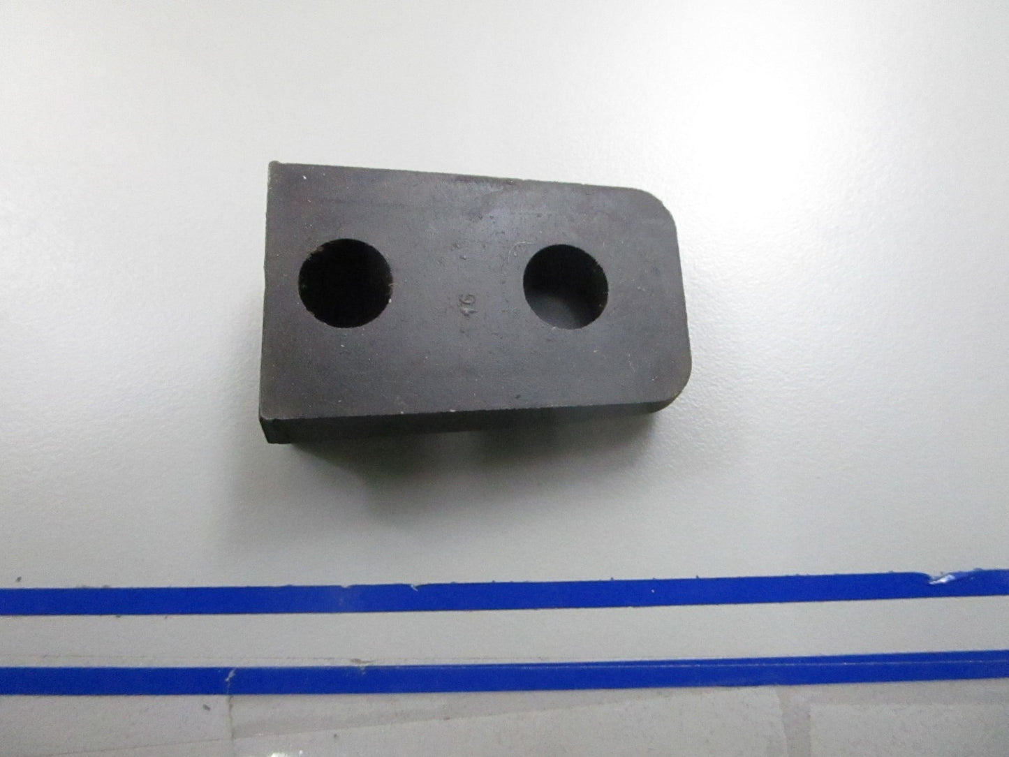 *NEW OEM* 0810 OMC Johnson Evinrude Grommet 337409 0337409