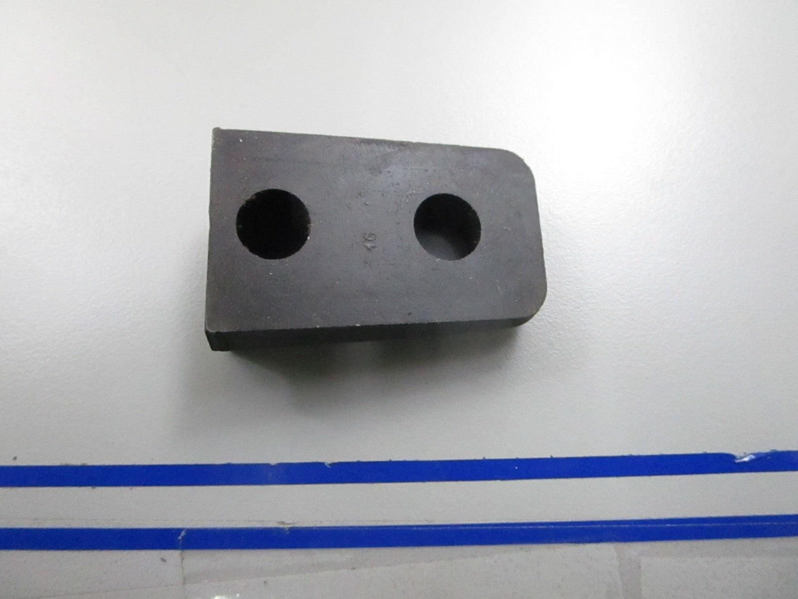 *NEW OEM* 0810 OMC Johnson Evinrude Grommet 337409 0337409