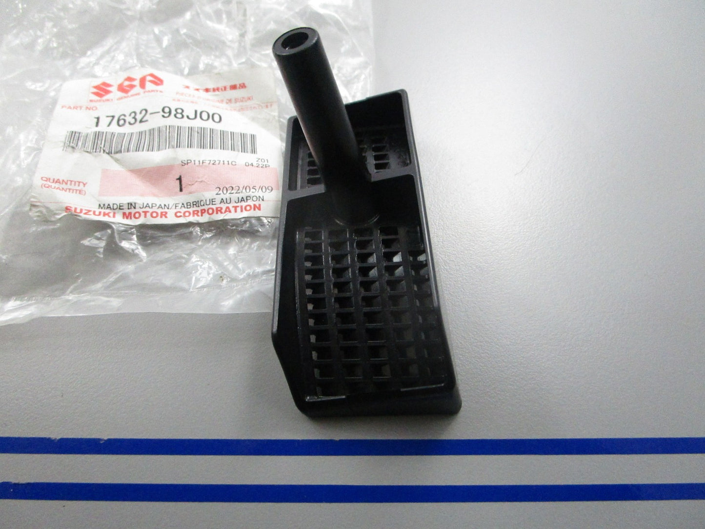 *NEW OEM* 0810 Suzuki STBD Water Filter 17632-98J00