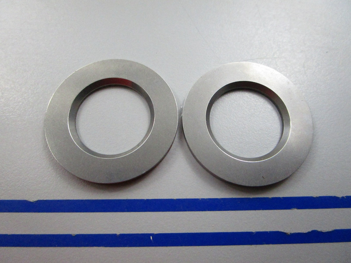 NEW OEM (LOT OF 2) 303996 0303996 OMC Johnson Evinrude Washer 0810