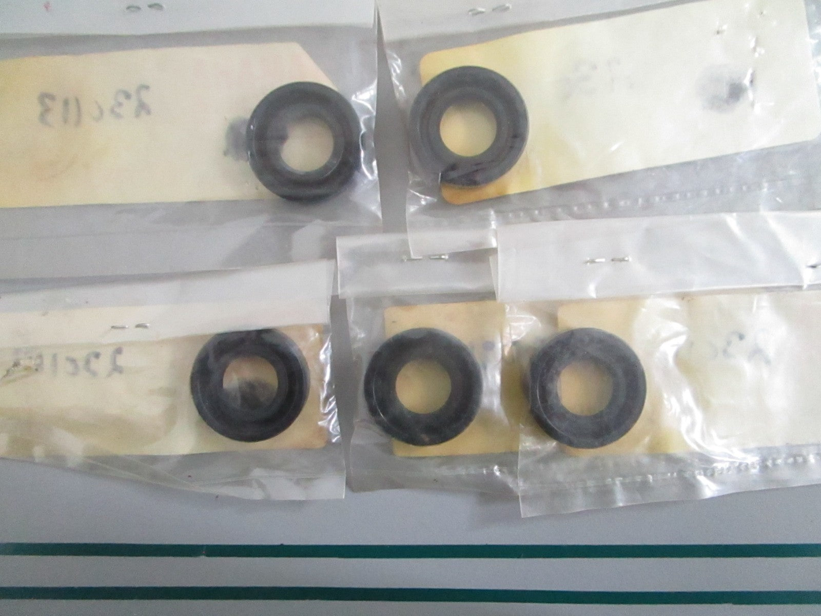 NEW OEM (LOT OF 5) 93101-13M11-00 Yamaha Oil Seal 0820