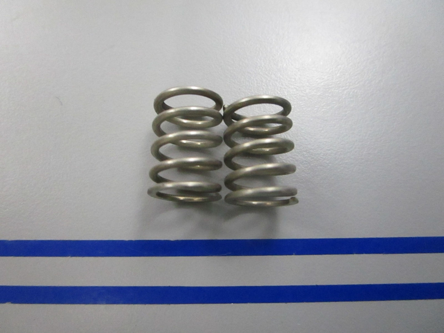 NEW OEM (LOT OF 2) 18153-93110 Suzuki Spring 0810