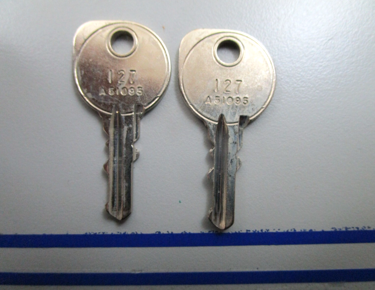 *NEW OEM* (LOT OF 2) 0810 Mercury Quicksilver #127 Key 30431127