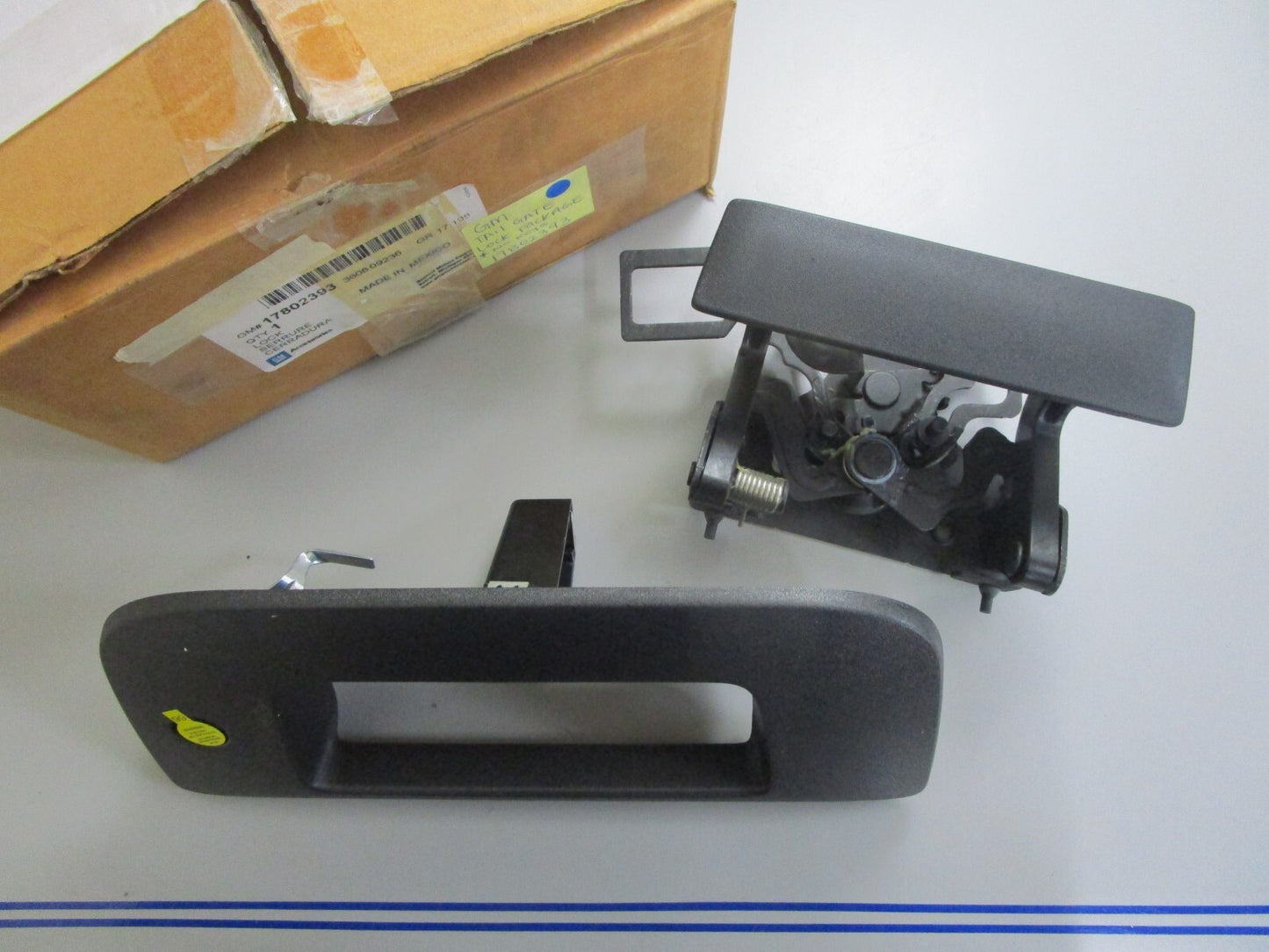 *NEW OEM* 0820 GM Tail Gate Lock Package 1782393