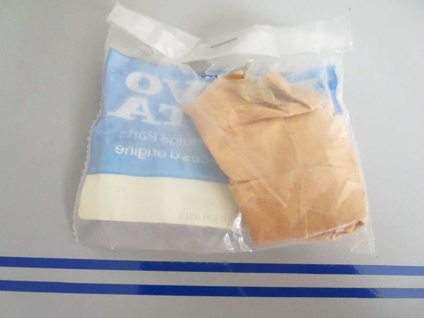 *NEW OEM* 0720 Volvo Penta Valve 873518