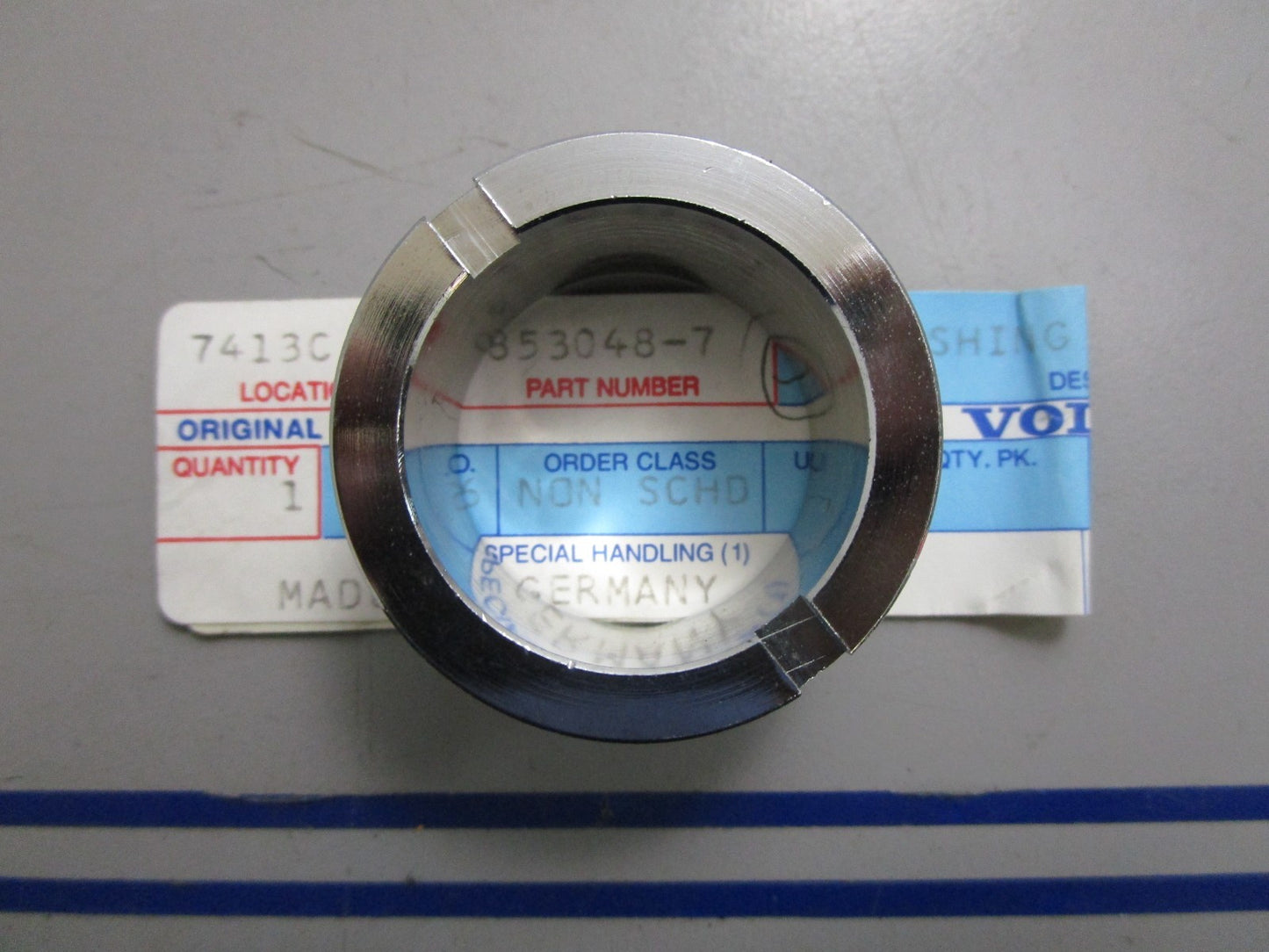 *NEW OEM* 0820 Volvo Penta Bushing 853048