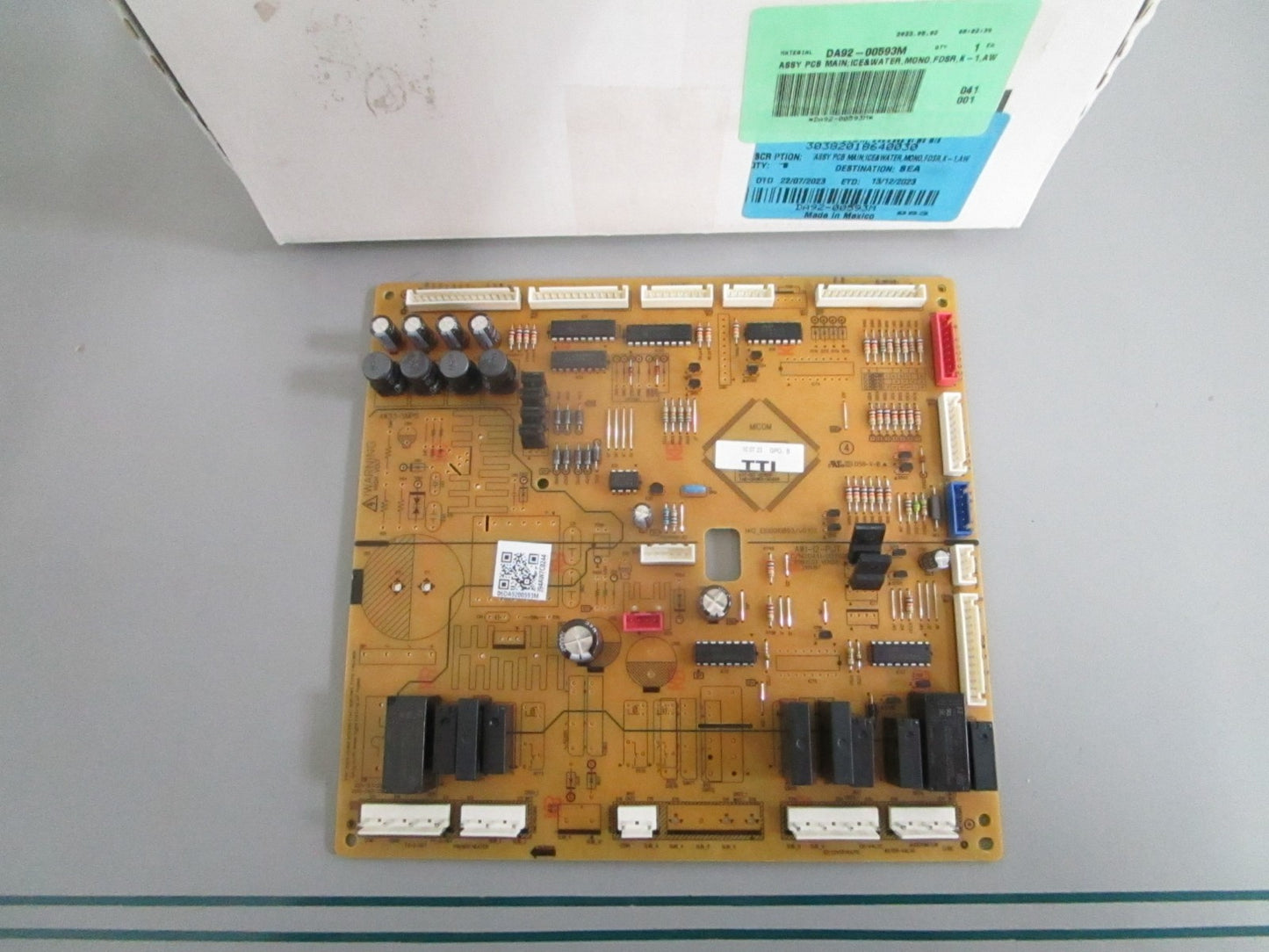 NEW OEM DA92-00593M Samsung Main Control Board 0820