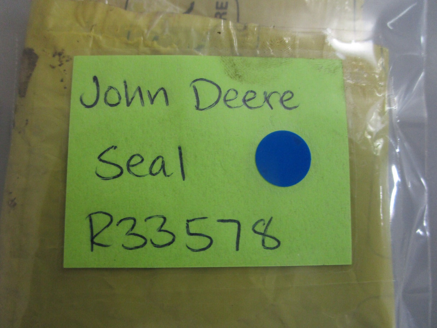 *NEW* 0770 John Deere Seal R33578