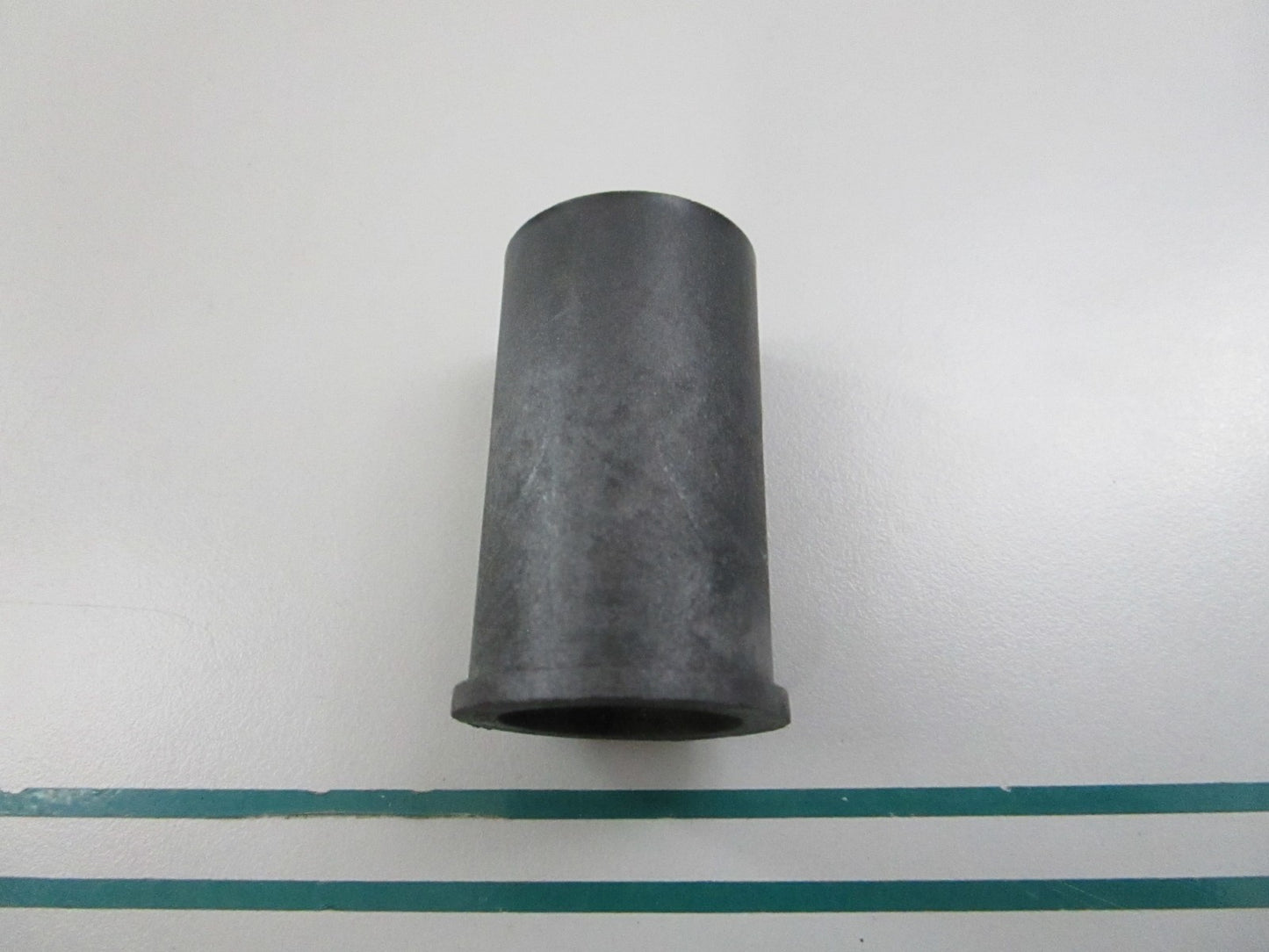 NEW OEM 354580 0354580 OMC Johnson Evinrude Sleeve 0810