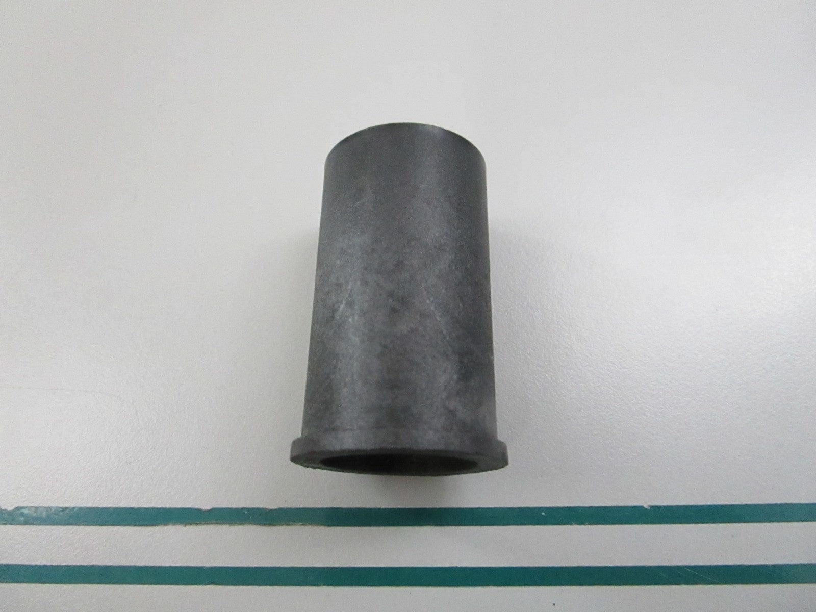 NEW OEM 354580 0354580 OMC Johnson Evinrude Sleeve 0810