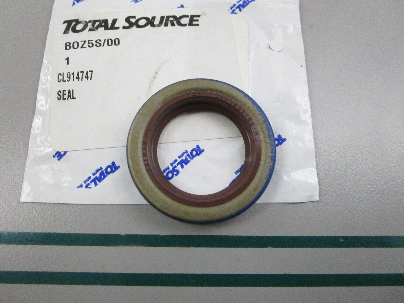 NEW CL914747 For: Clark Total Source Seal 0810