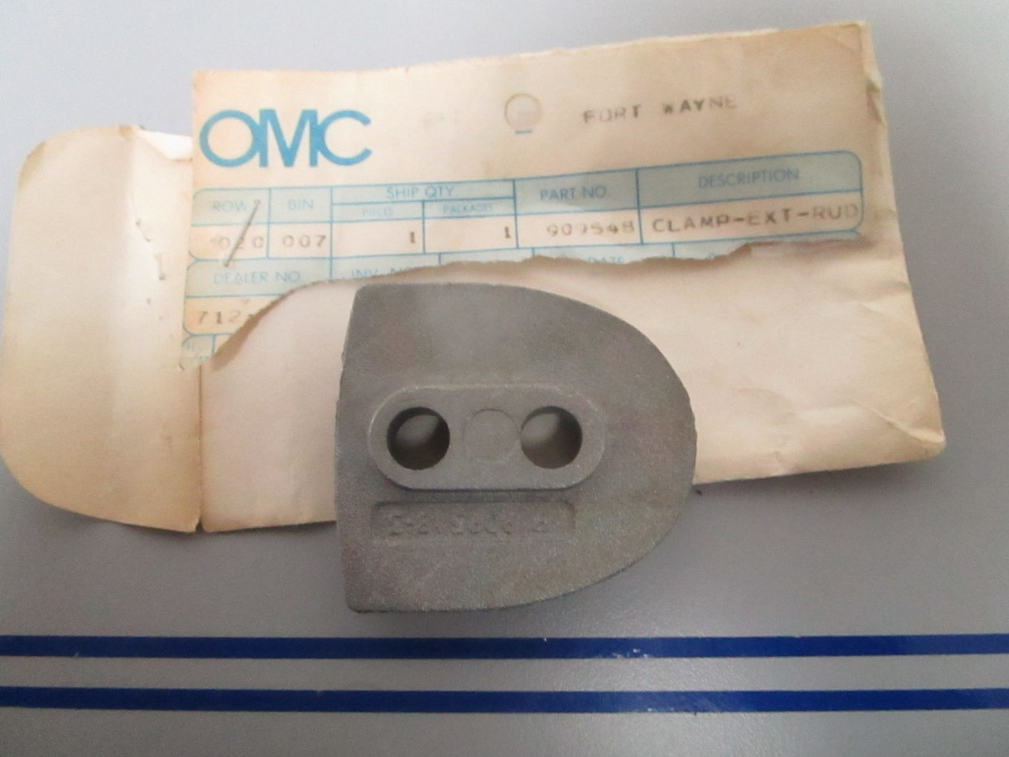 NEW OEM 909548 0909548 OMC Johnson Evinrude Rudder Clamp 0810