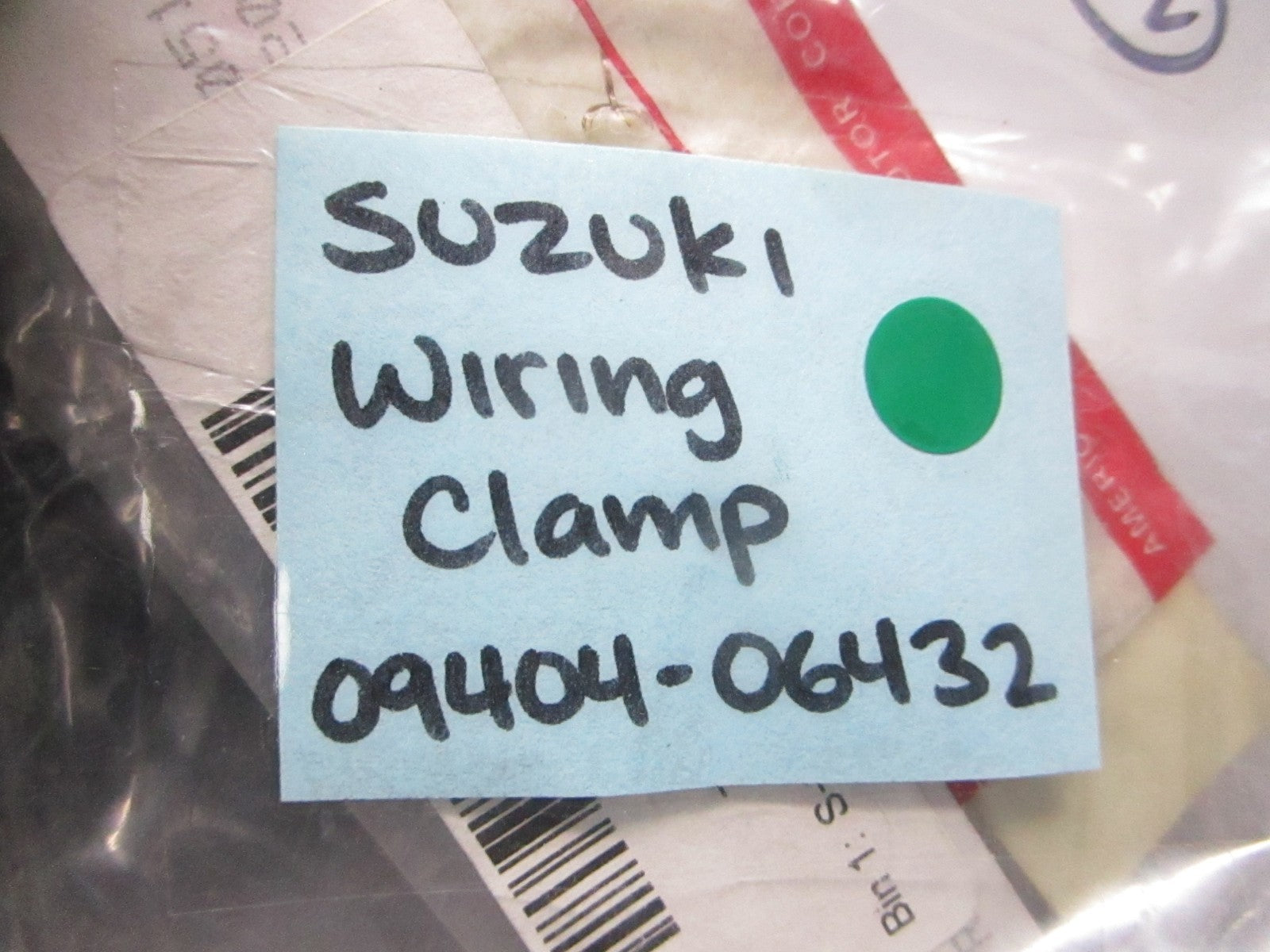 NEW OEM 09404-06432 Suzuki Wiring Clamp 0810