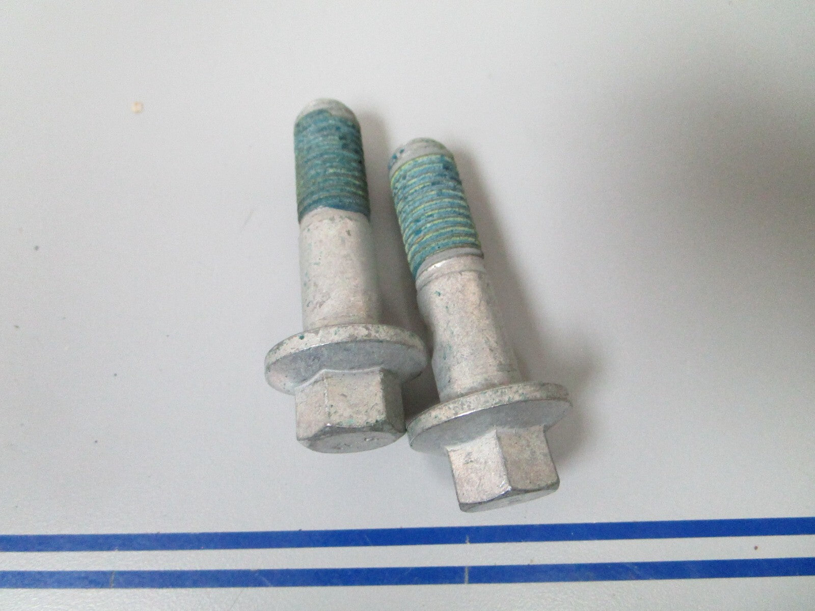 *NEW OEM* (LOT OF 2) 0810 OMC Johnson Evinrude Screw 348449 0348449
