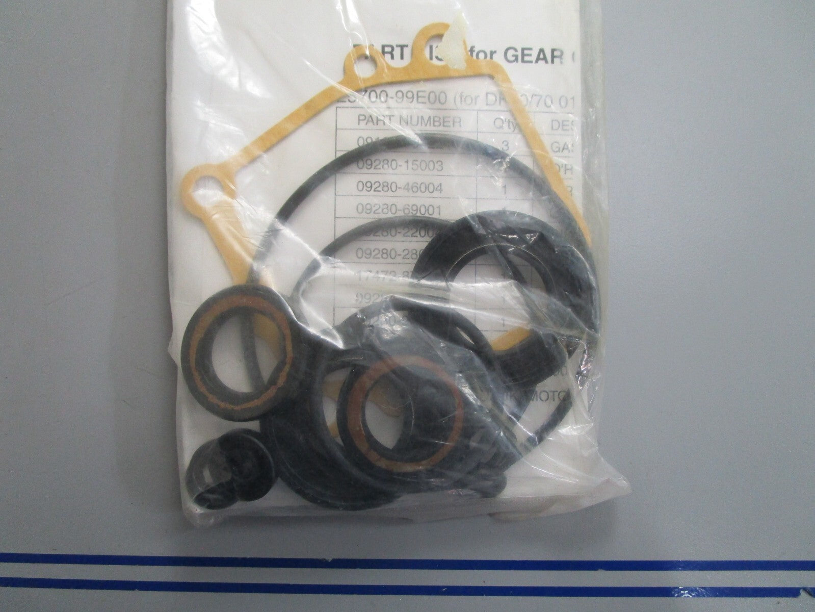 *NEW OEM* 0820 OMC Johnson Evinrude Gearcase Seal Kit 5034776