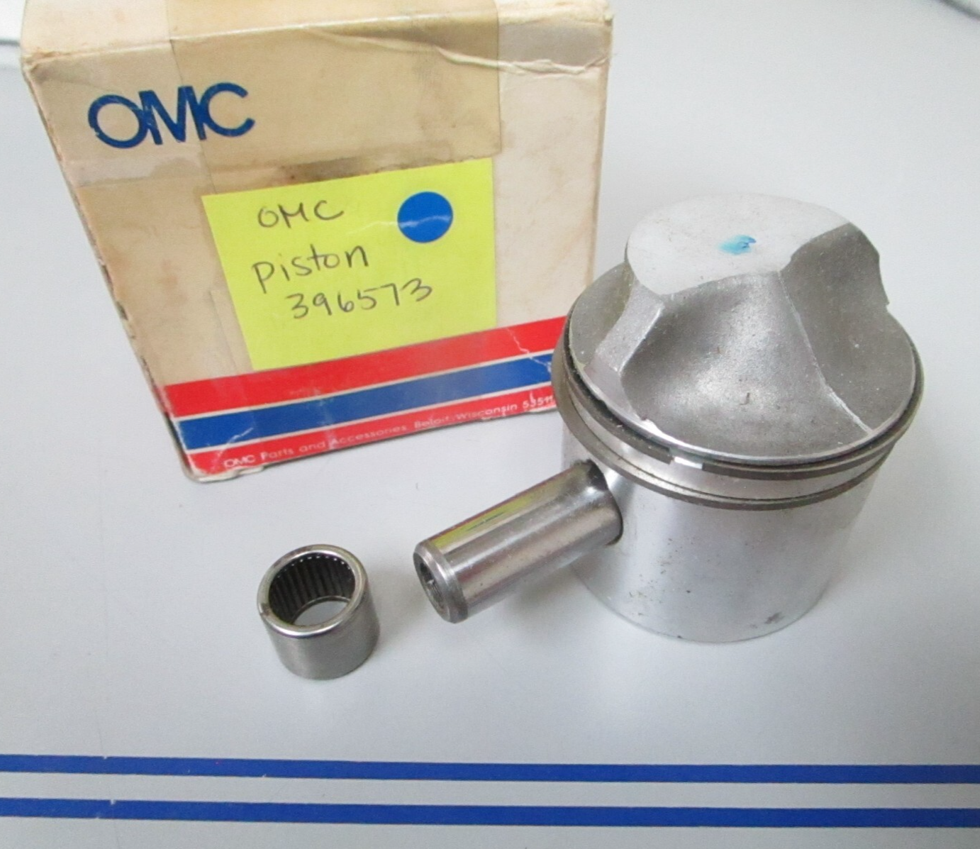 *NEW OEM* 0720 OMC Johnson Evinrude Piston 396573 0396573