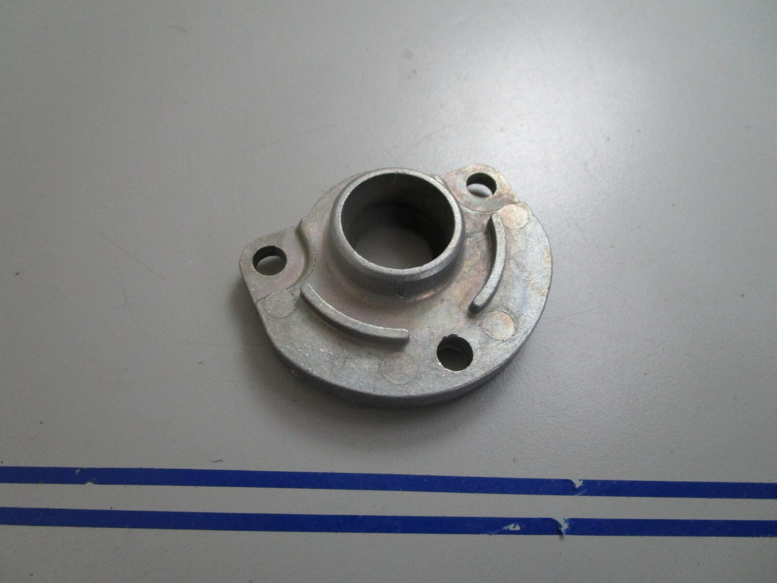 *NEW OEM* 0810 OMC Johnson Evinrude Impeller Housing Plate 378392 0378392