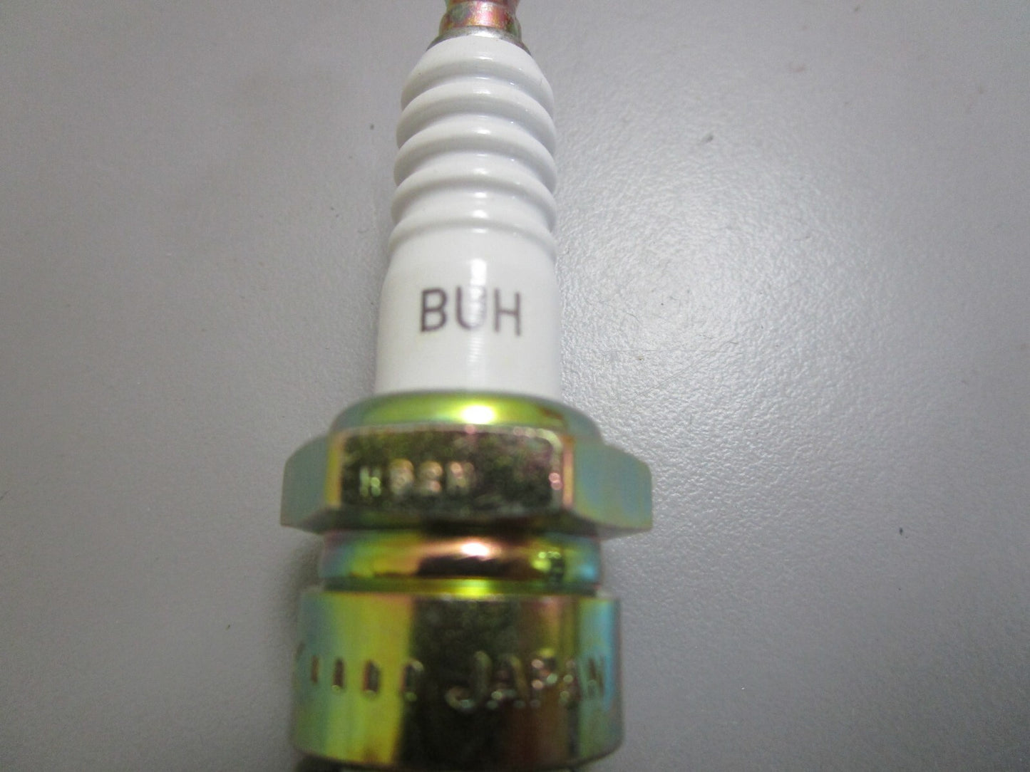 *NEW* (LOT OF 10) 0820 NGK Spark Plug BUH