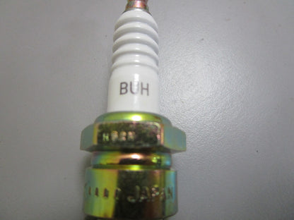 *NEW* (LOT OF 10) 0820 NGK Spark Plug BUH