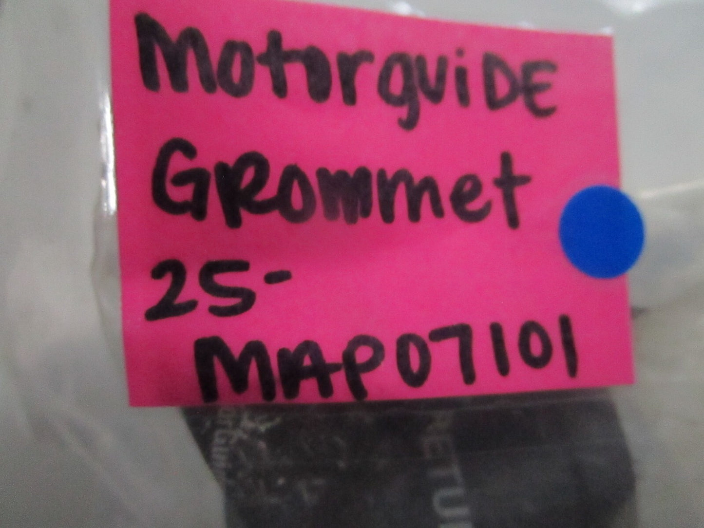 *NEW OEM* 0810 MotorGuide Grommet 25-MAP07101