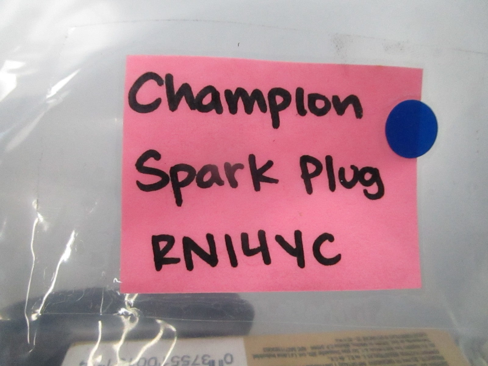 *NEW* (LOT OF 8) 0810 Champion Spark Plug RN14YC