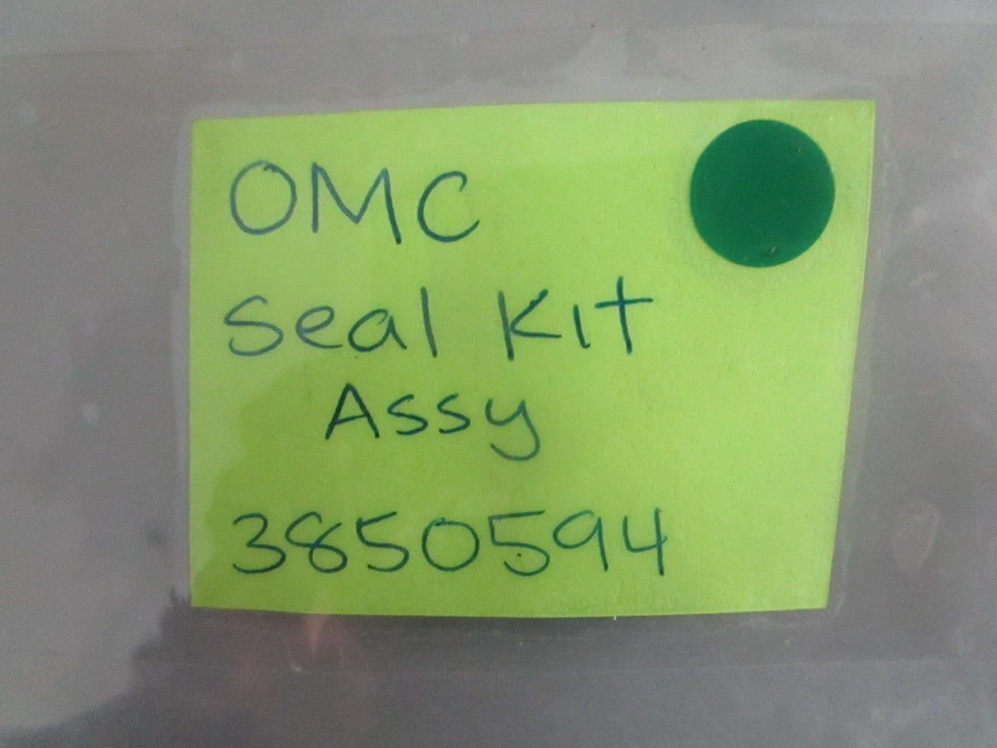 NEW OEM 3850594 OMC Johnson Evinrude Seal Kit Assy 0820