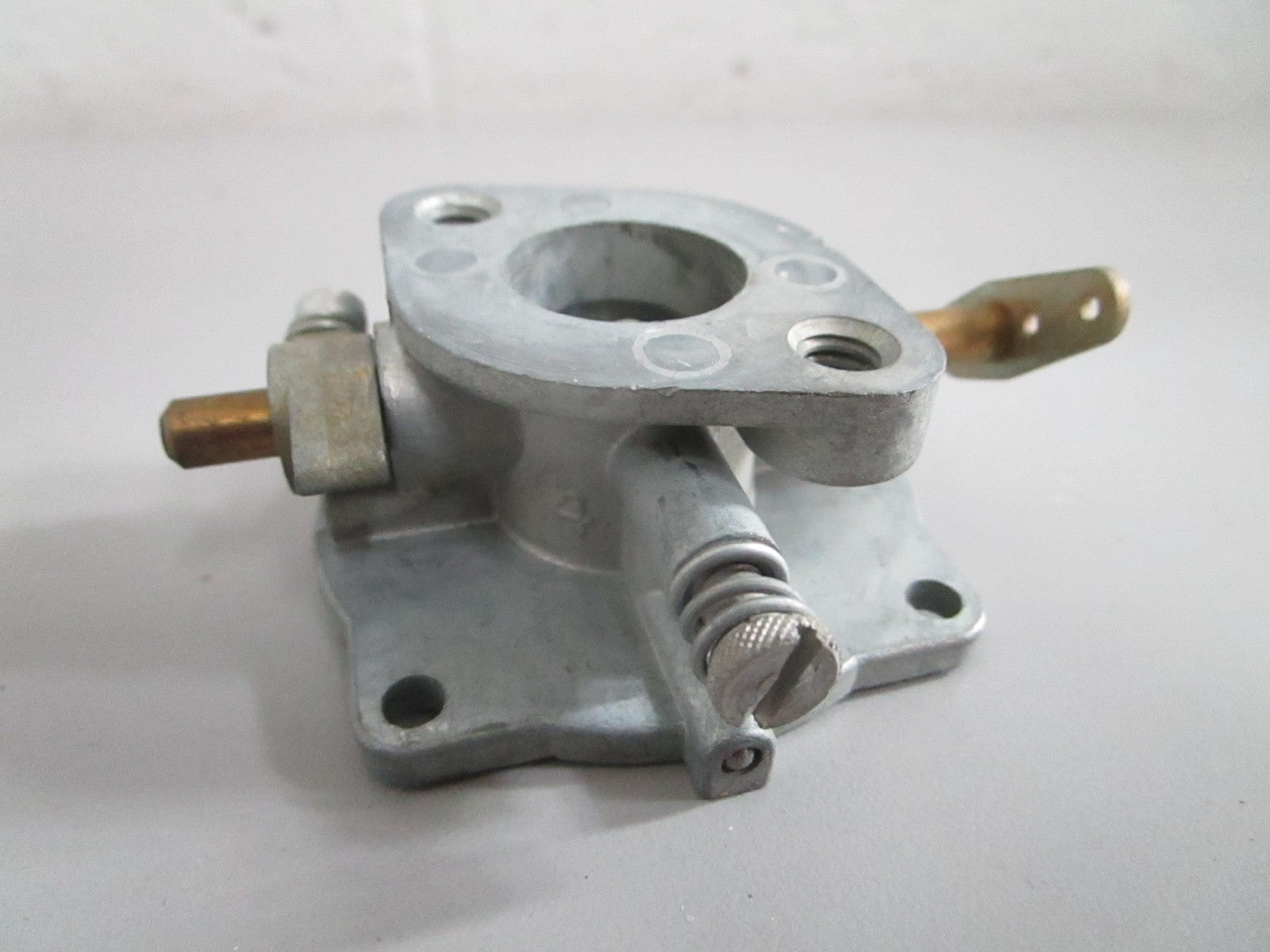 NEW OEM 295608 Briggs & Stratton Upper Carburetor Body Assy 0820