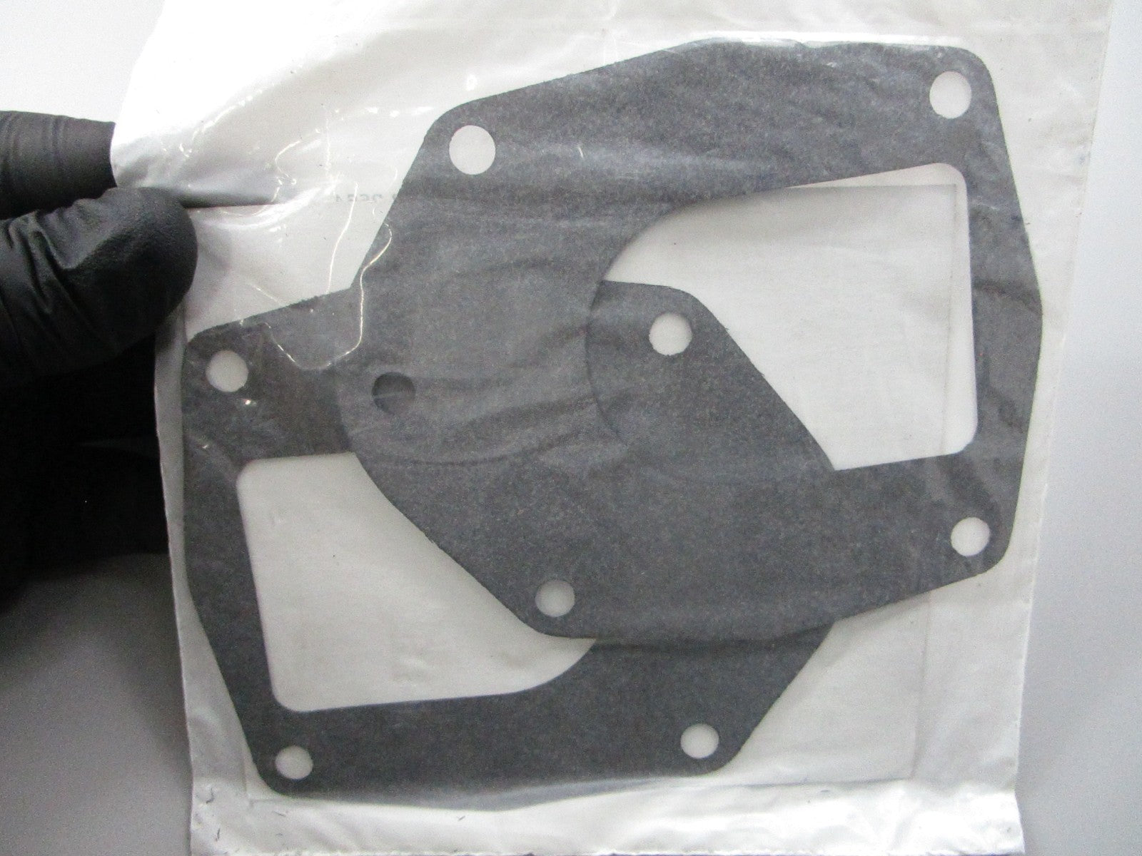 *NEW* (LOT OF 2) 0810 Sierra Gasket 18-2564 Replaces: Mercury 27-43033-1