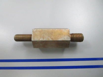 *NEW OEM* 0810 OMC Johnson Evinrude Stud 910527 0910527