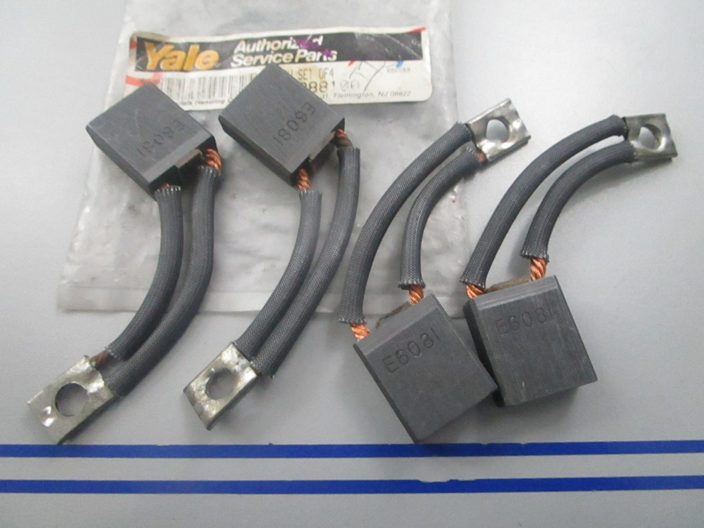 *NEW OEM* 0810 Yale 4 Brush Set 721288100