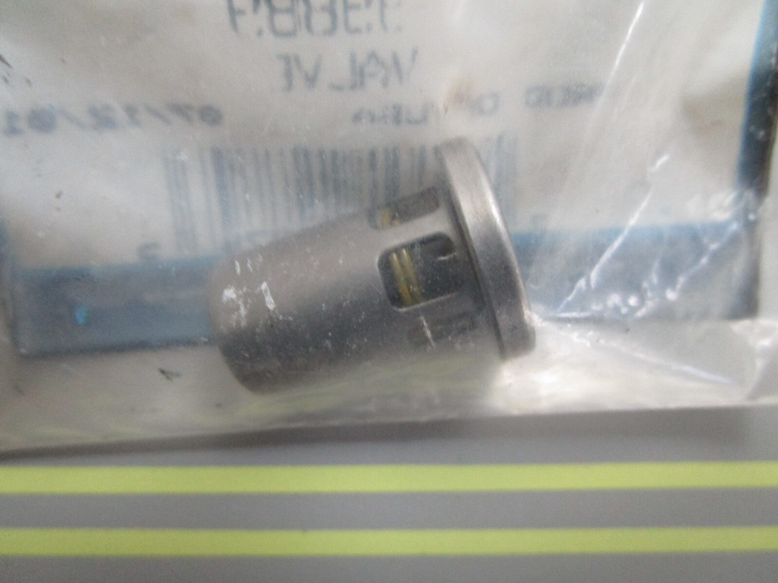 *NEW OEM* 0810 Mercury Quicksilver Valve 99889