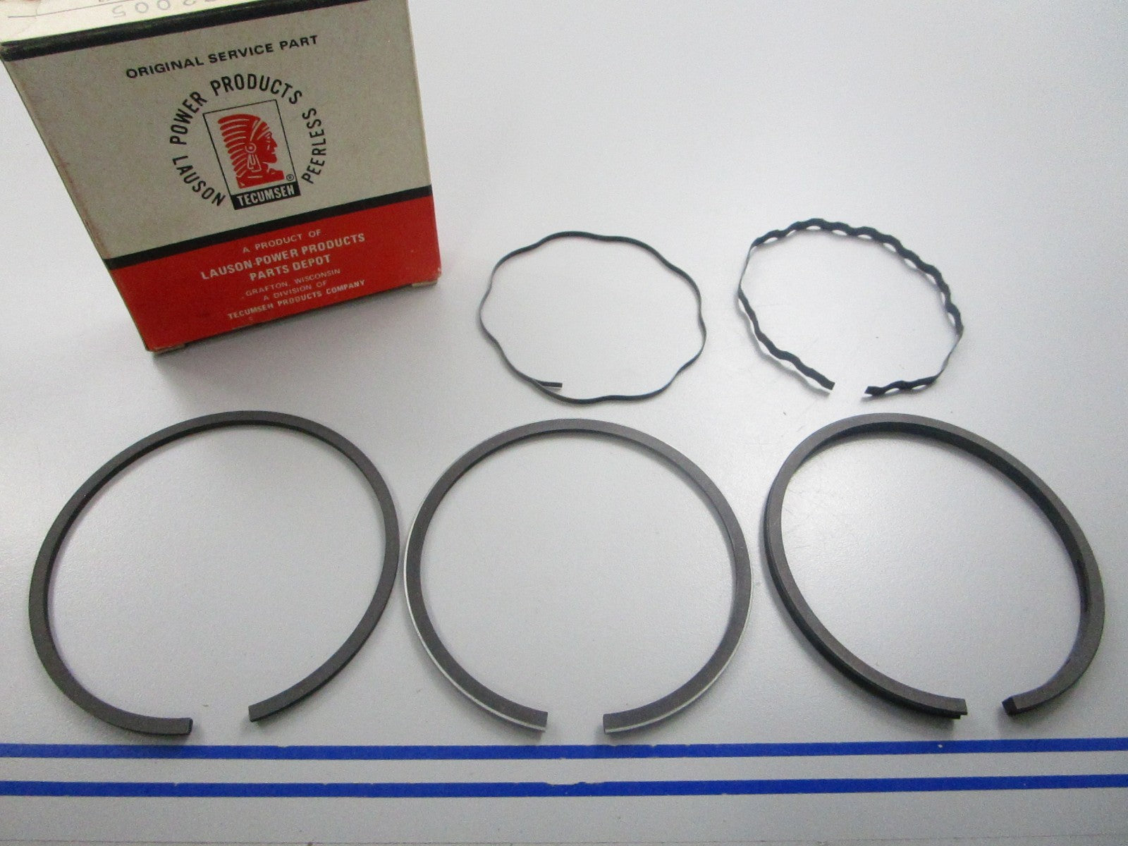 NEW OEM 32005 Tecumseh Piston Ring Set 0810