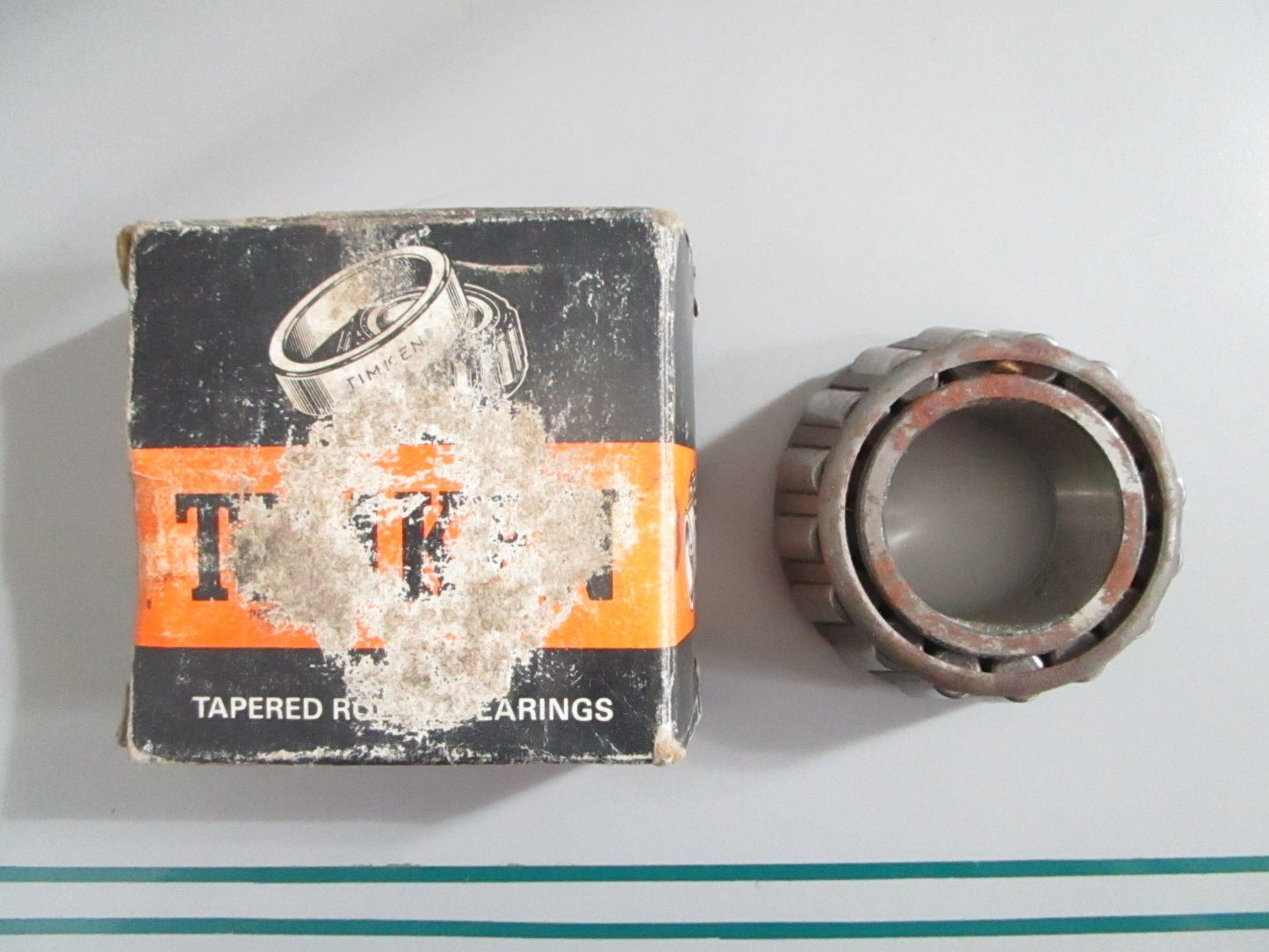 NEW OEM 23690 Timken Tapered Roller Bearing 0820