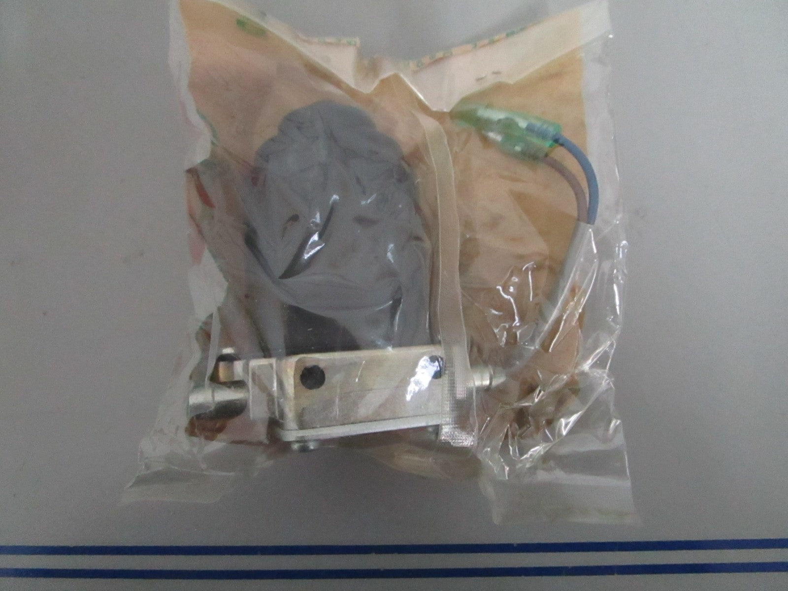 NEW OEM 6E5-81900-01-00 Yamaha Oil Tank Motor Pump 0820