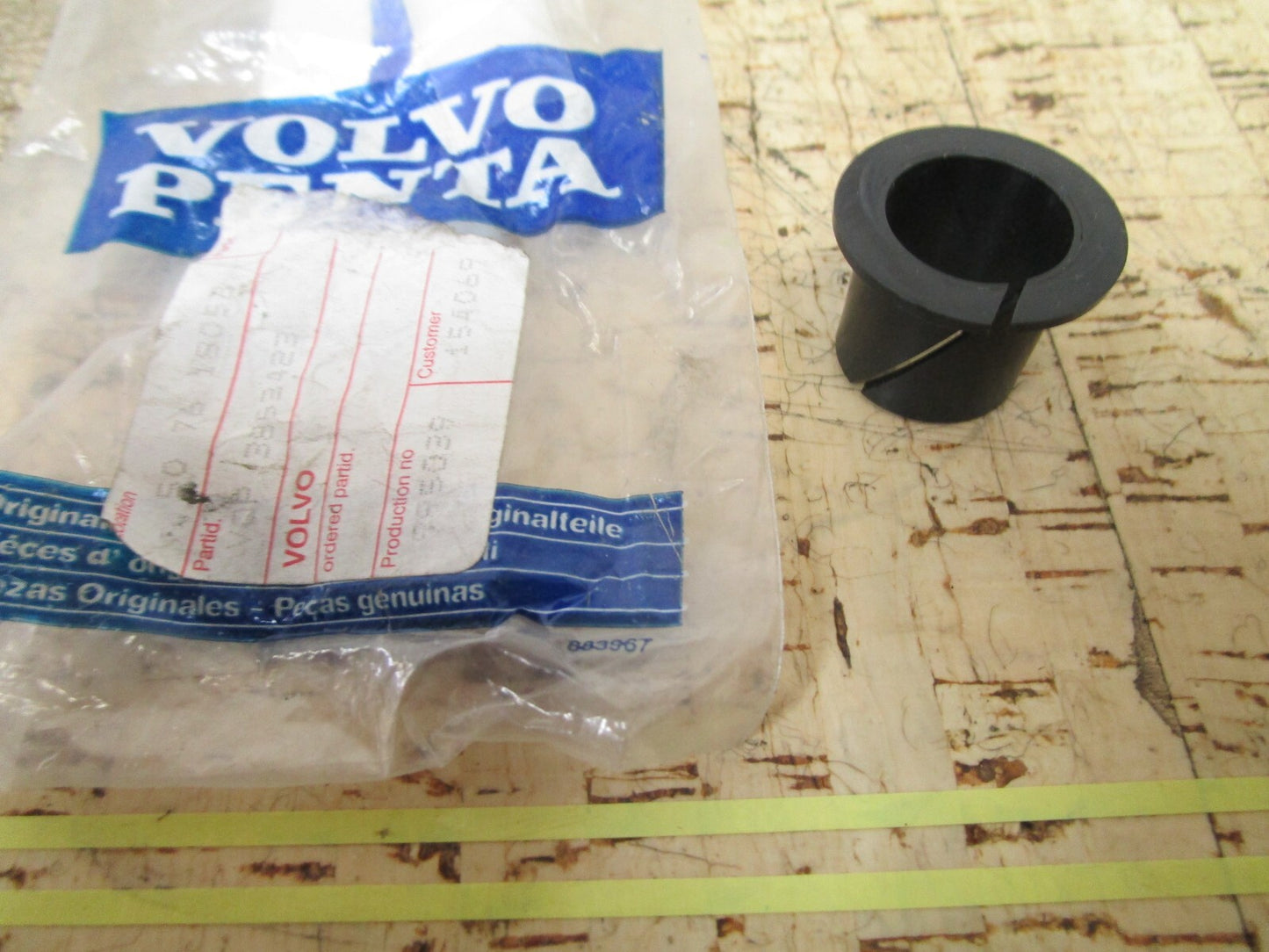 *NEW OEM* 0810 Volvo Penta Bushing 3853423