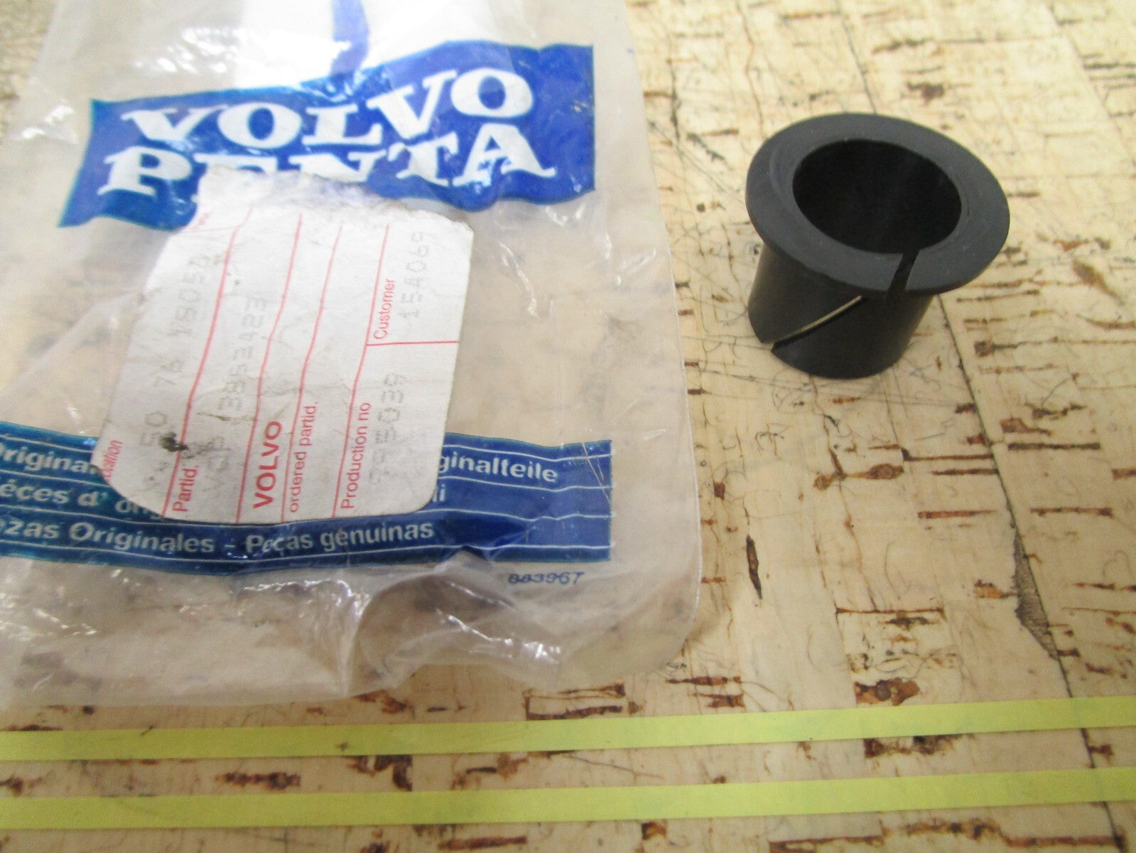 *NEW OEM* 0810 Volvo Penta Bushing 3853423